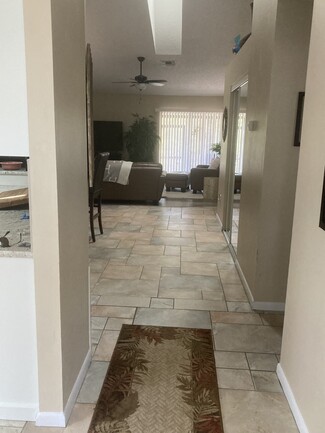 571 Milburne Close Unit Daventry Square, Palm Harbor, FL 34683