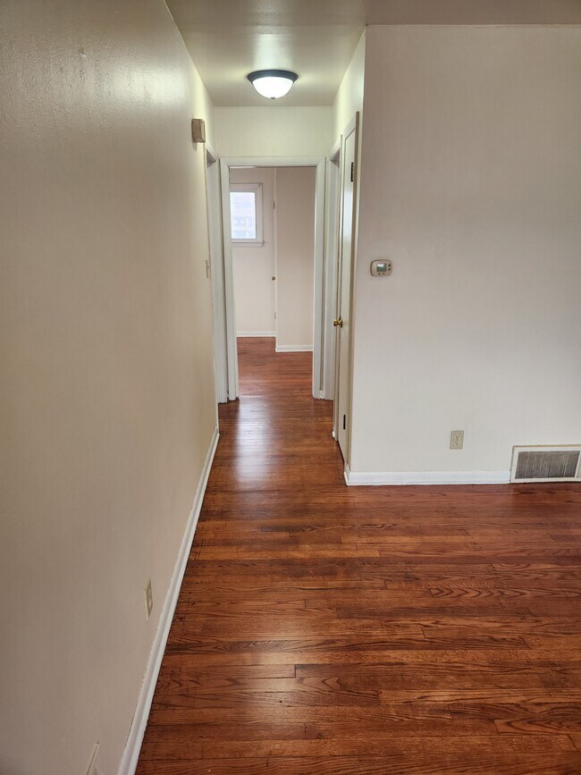 2390 S 92nd St unit 3, West Allis, WI 53227 - photo 6