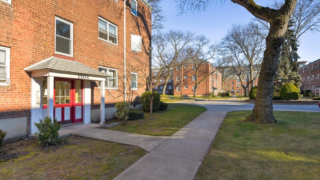Teaneck Gardenss