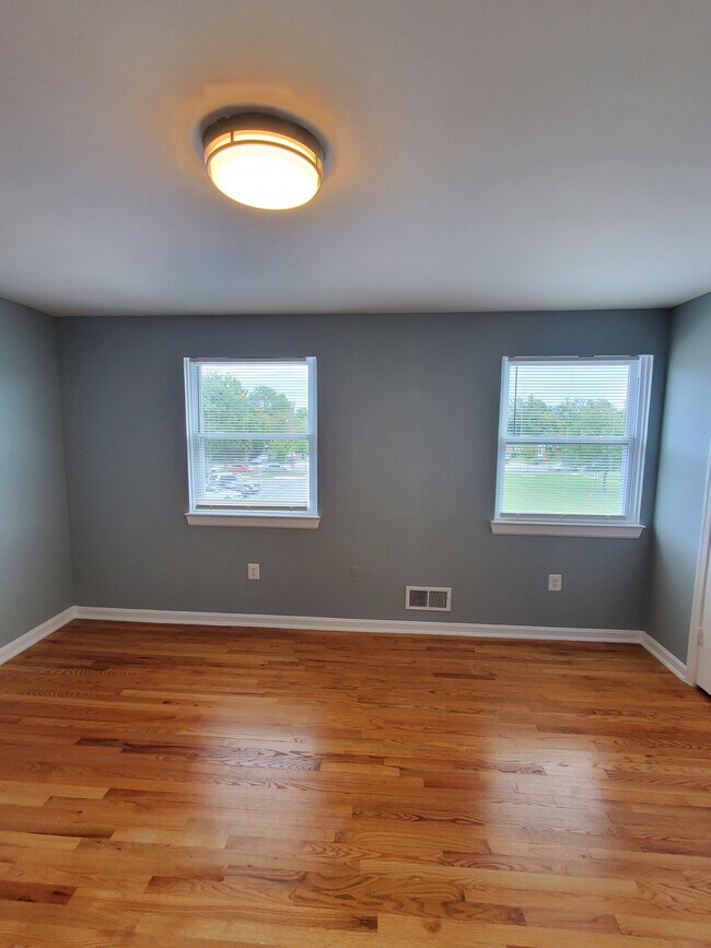 2923 Sunset Ln, Suitland, MD 20746 - photo 7