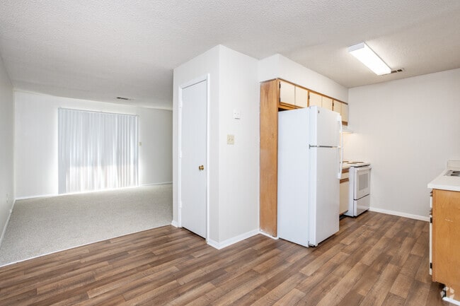 2BR, 2BA - 1,045SF - Kitchen/Living Room