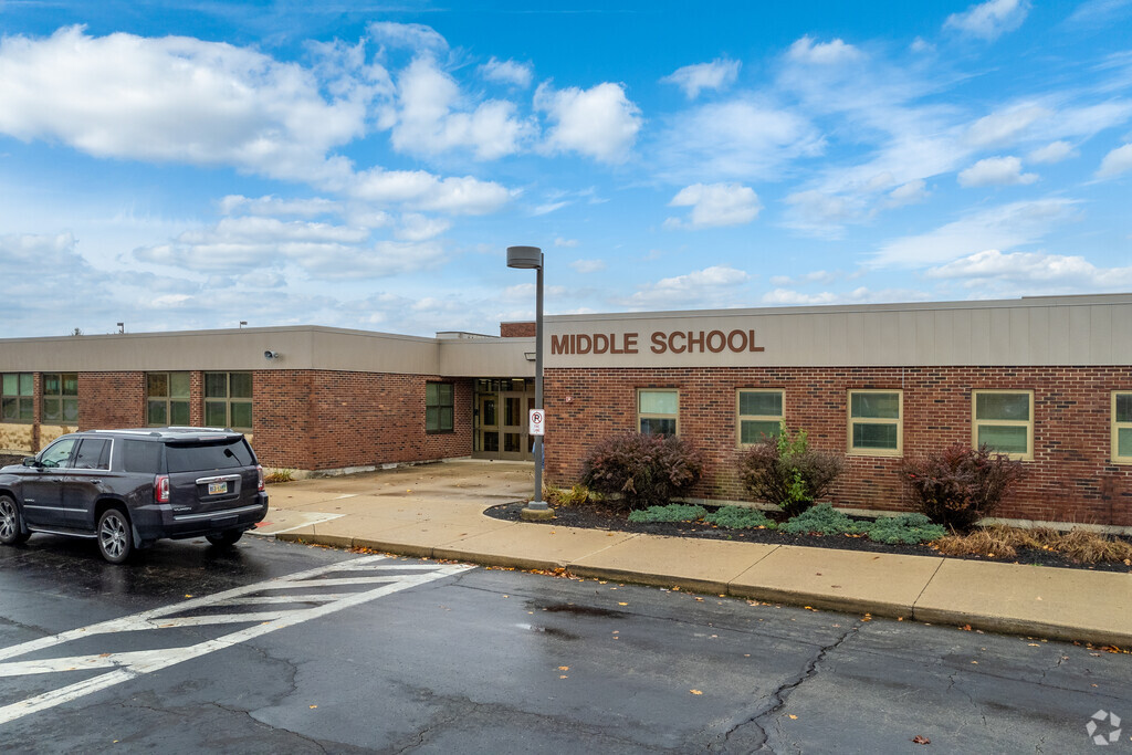West Jefferson Middle School is located in Madison County, West Jefferson Ohio.