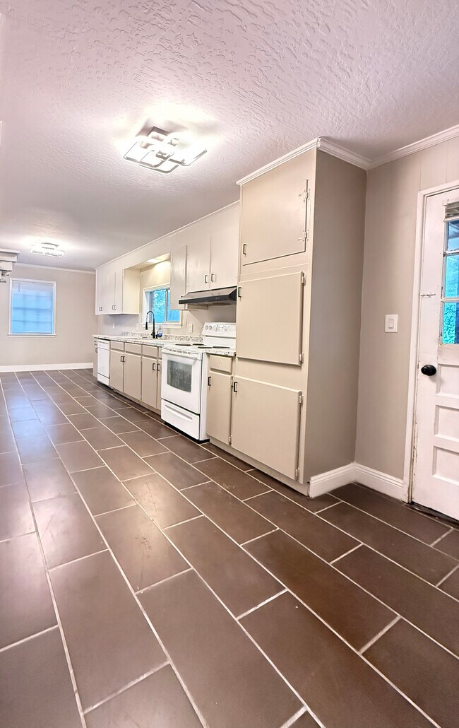 27 Ford Loop, Hattiesburg, MS 39402 - photo 4