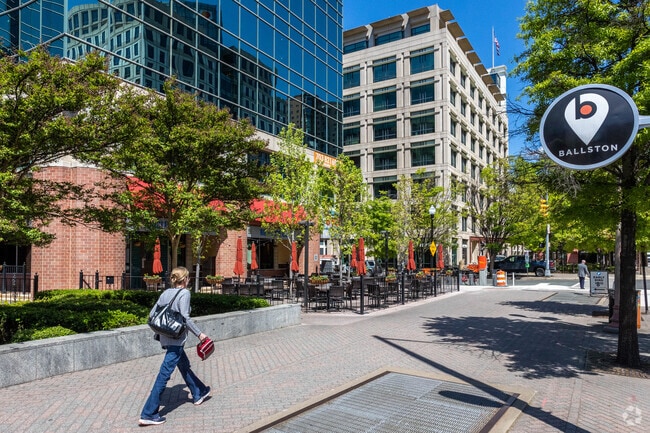 Discover the bustling hot spots of activity for people looking for excitement in Ballston.