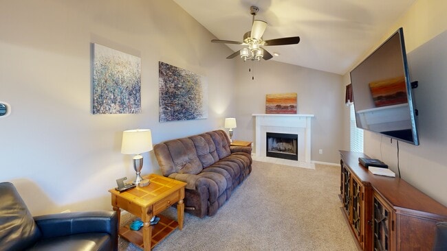 9305 Appleview Ct unit 37, Brighton, MI 48116 - photo 3