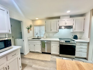 10835 SW Summer Lake Dr, Tigard, OR 97223