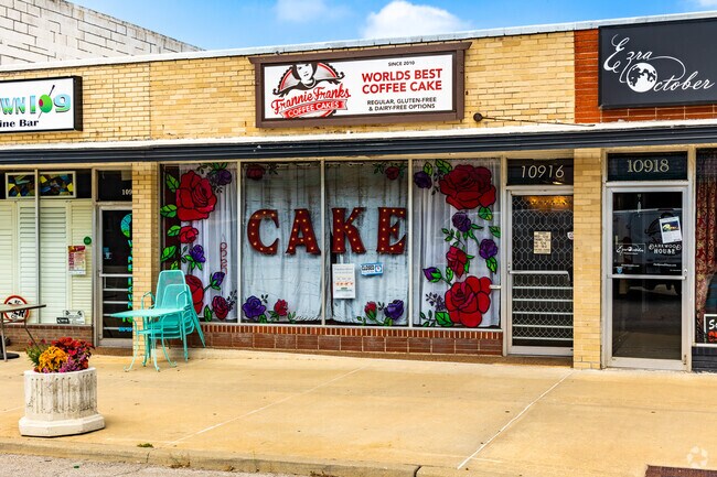 Enjoy Frannie Franks Coffee Cakes an award winning coffee cake company.