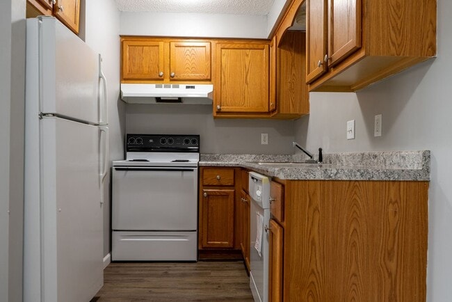 Tiffany Pointe, Peoria, IL 61614 - photo 5