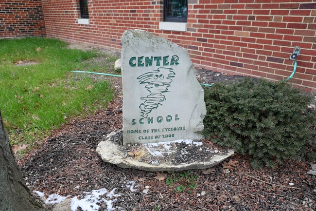 Mayfield Center Elementary School, Mayfield Village
