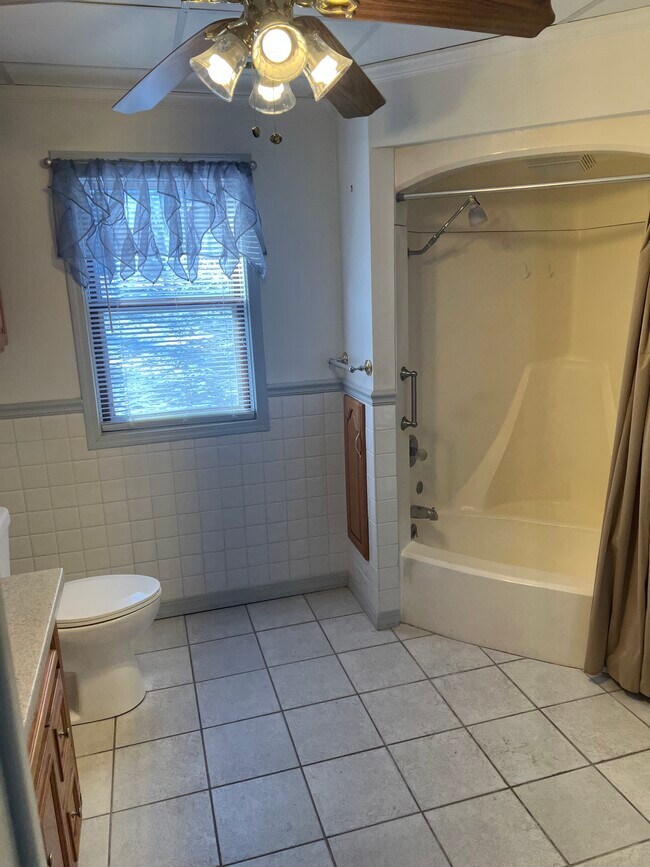 2507 Rebecca Ct W unit 1, Quincy, IL 62305 - photo 5