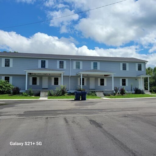 Only 3 & 4 bedroom apartments available