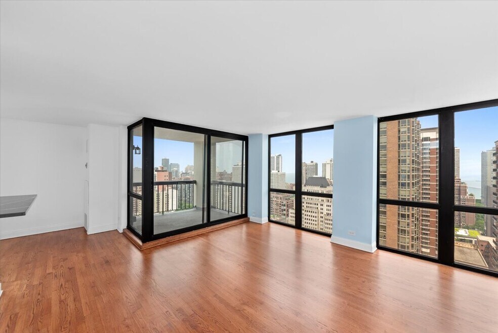 The Elm at Clark unit 2706, Chicago, IL 60610 - photo 1