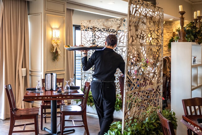 For an elevated dining experience near Murphysburg, head to Finn's.