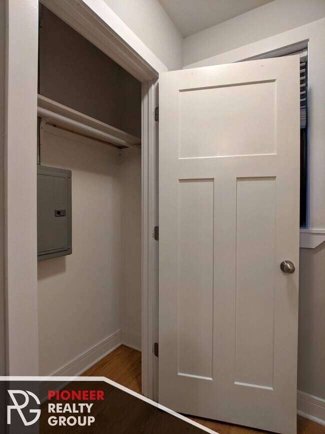 4542 N Damen Ave unit 4546-413, Chicago, IL 60625 - photo 7