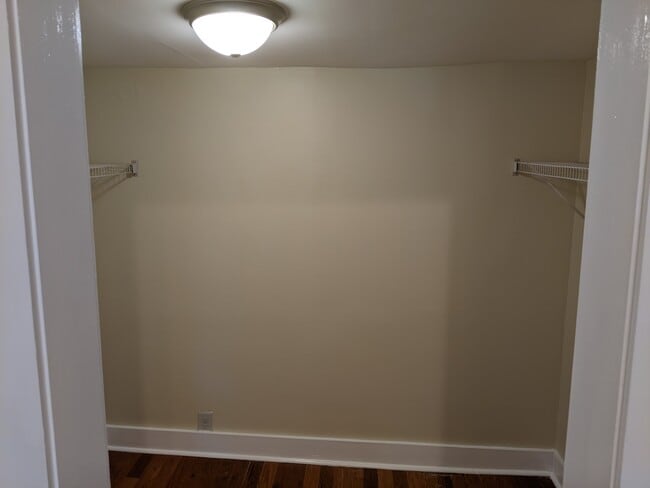 5x9 walk in double racked closet