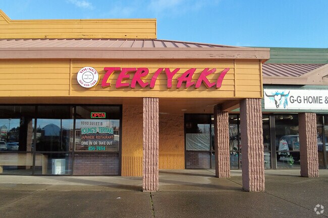 Youngs Teriyaki has got some great Japanese style take out to enjoy in Yelm.