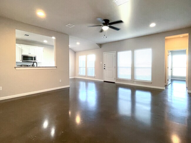 100 W Windmill Way, Waco, TX 76706 - photo 3