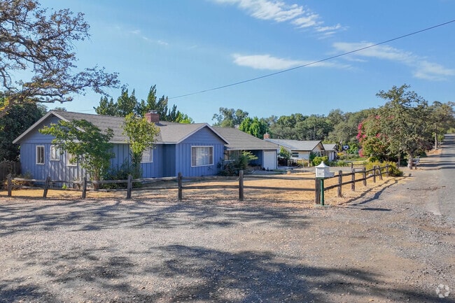 There are rows of homes in the Oroville East neighborhood in Oroville, California.