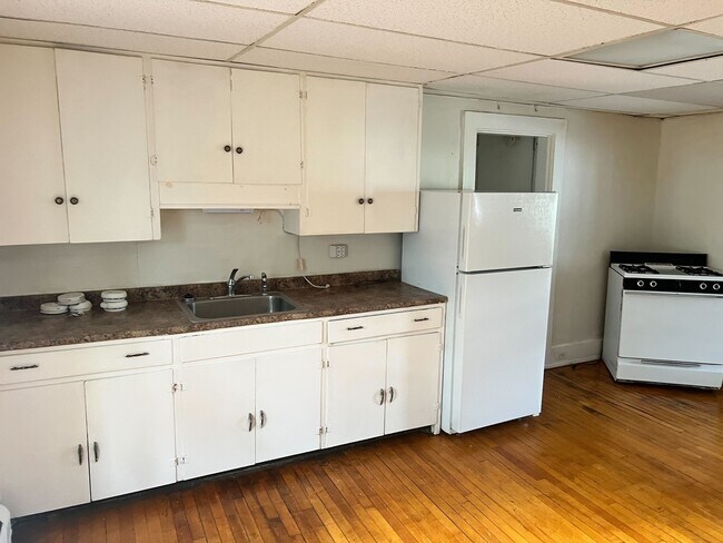 277 Brunswick St unit 5, Old Town, ME 04468 - photo 2