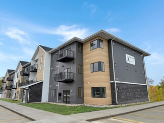 1004 9th St W, Grafton, ND 58237