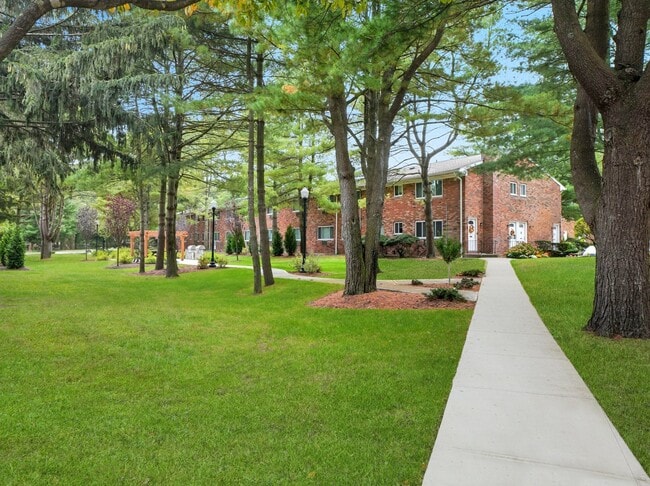 Eagle Rock Apartments at Nesconset, Nesconset, NY 11767 - photo 7