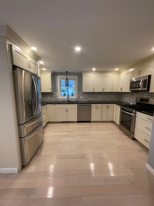 1 Sahin Way, York, ME 03909 - photo 4