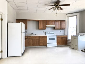 101 W 5th St, Muscatine, IA 52761