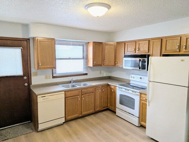 182 3rd Ave, Marion, IA 52302 - photo 4