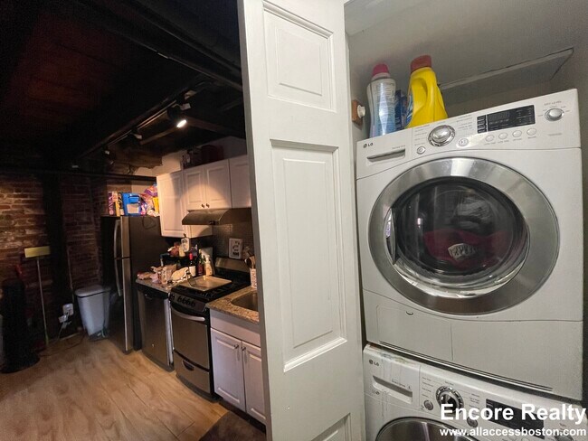 1 Champney Place unit 1, Boston, MA 02114 - photo 2