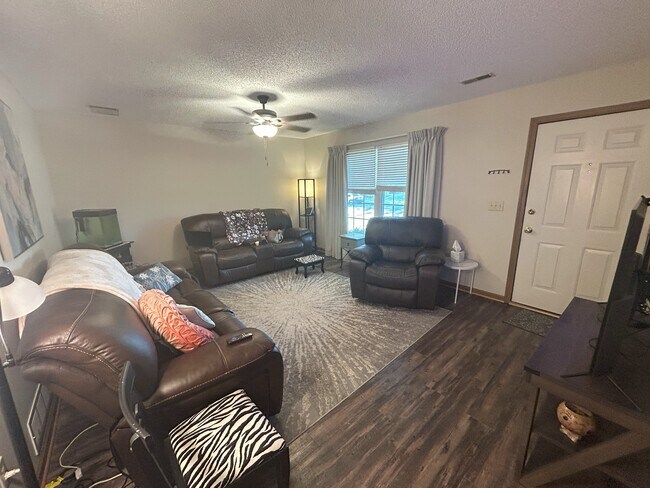 1820 SW 6th St, Blue Springs, MO 64014 - photo 5