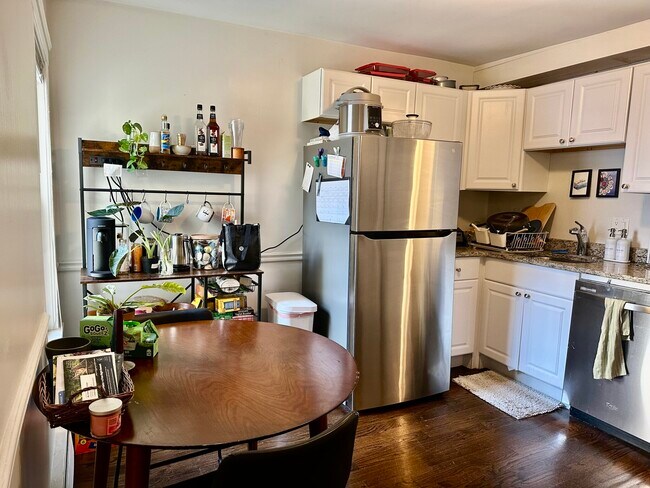 294 Windsor St unit 2, Cambridge, MA 02139 - photo 4