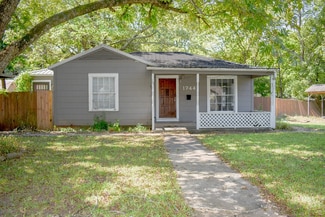 1819 E Polk St, Paris, TX 75460