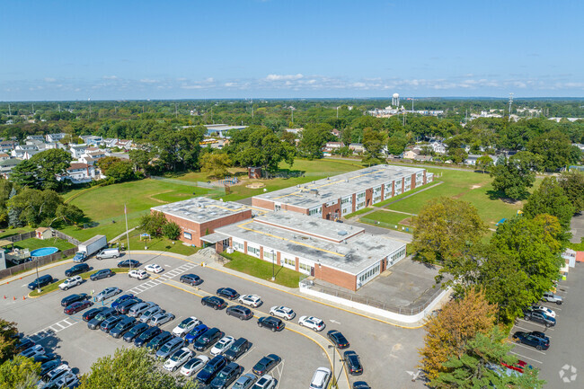 JFK Elementary School has 362 students in grades K-5.