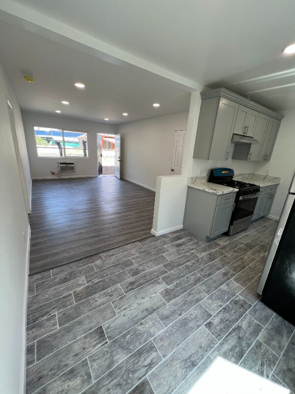2333 S Mansfield Ave unit 2, Los Angeles, CA 90016 - photo 3