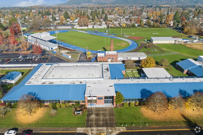 Two Rivers Dos Rios Elementary School has a student to teacher ratio of 19:1.