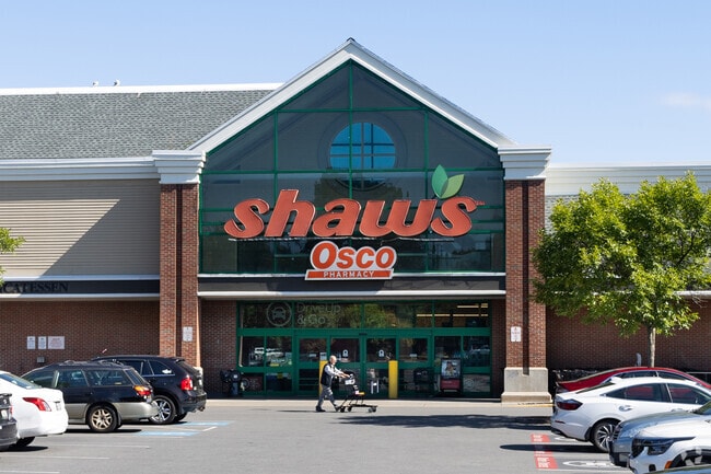 Shaw's is the premier supermarket near Downtown Portland.