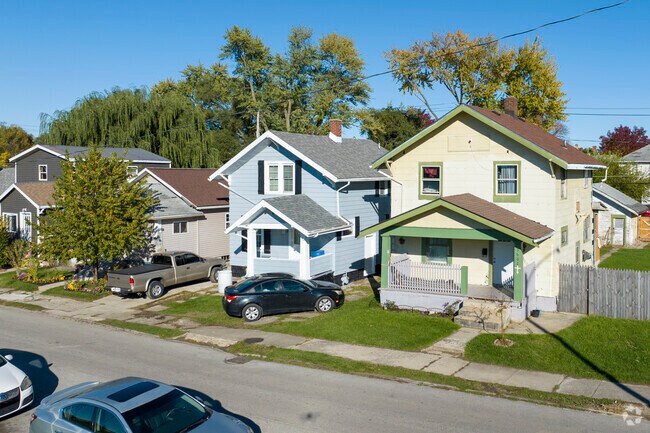 Many homes in Williams Park have covered porches.