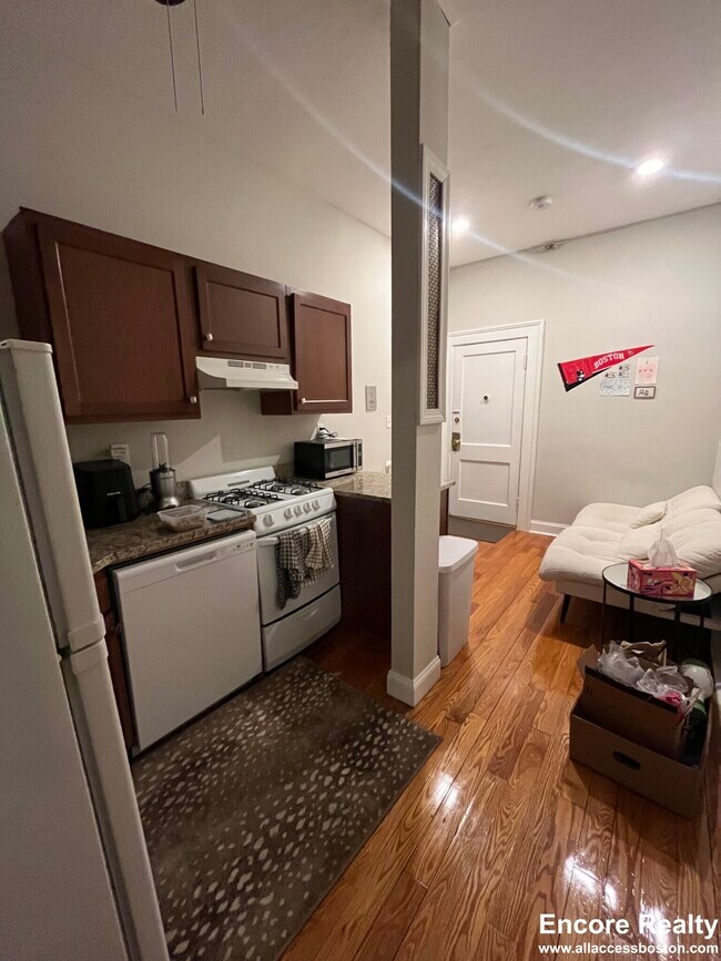 1189 Commonwealth Ave unit 9, Boston, MA 02134 - photo 5