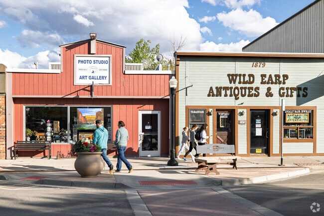 There are plenty of stores to shop in downtown Buena Vista.