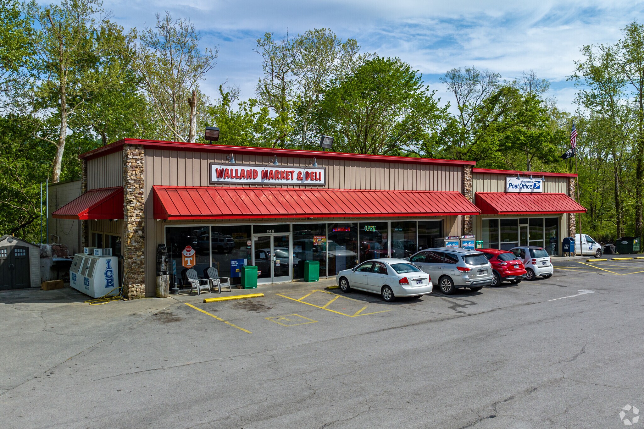 There is not much retail in Walland, but residents frequent the Walland Market & Deli.