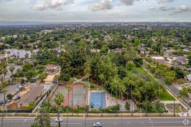 Elevated view of Washington Park park in Pasadena, California.