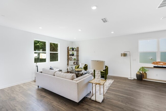 230 Groveton Ct, Euharlee, GA 30145 - photo 3