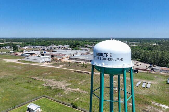 Moultrie has the small town feel of a typical South Georgia town.