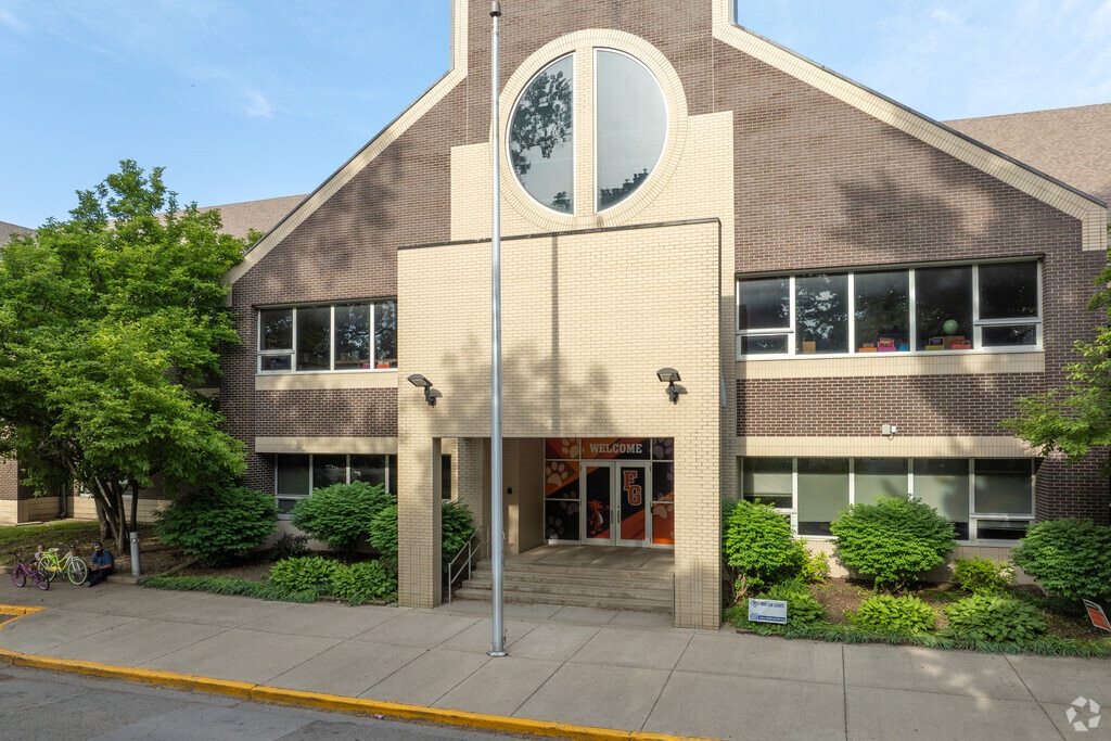 Farrington Grove Public Pre-K & Elementary School receives a C from Niche.