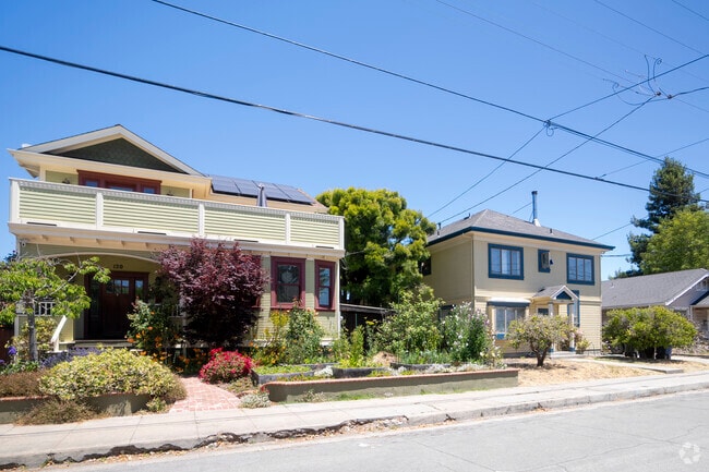 Lower Ocean is a quiet neighborhood in Santa Cruz.