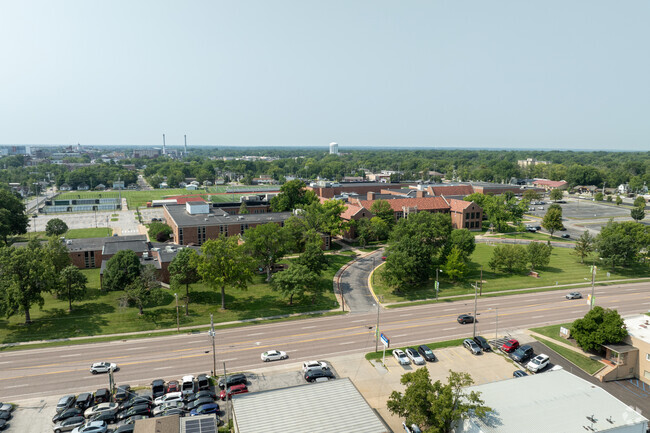 David H. Hickman High School has a student to teacher ratio of 17:1.