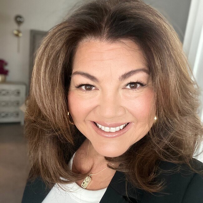 Julie Aldea Real Estate Agent in Jacksonville, FL