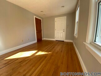 429 Franklin St Unit 1L, Cambridge, MA 02139