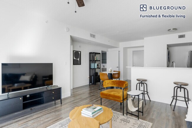 110 SW 12th St unit FL7-ID85, Miami, FL 33130 - photo 3