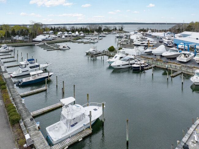 This Marina in Jamesport is a relaxing place to Dock your boat and cruise around town.